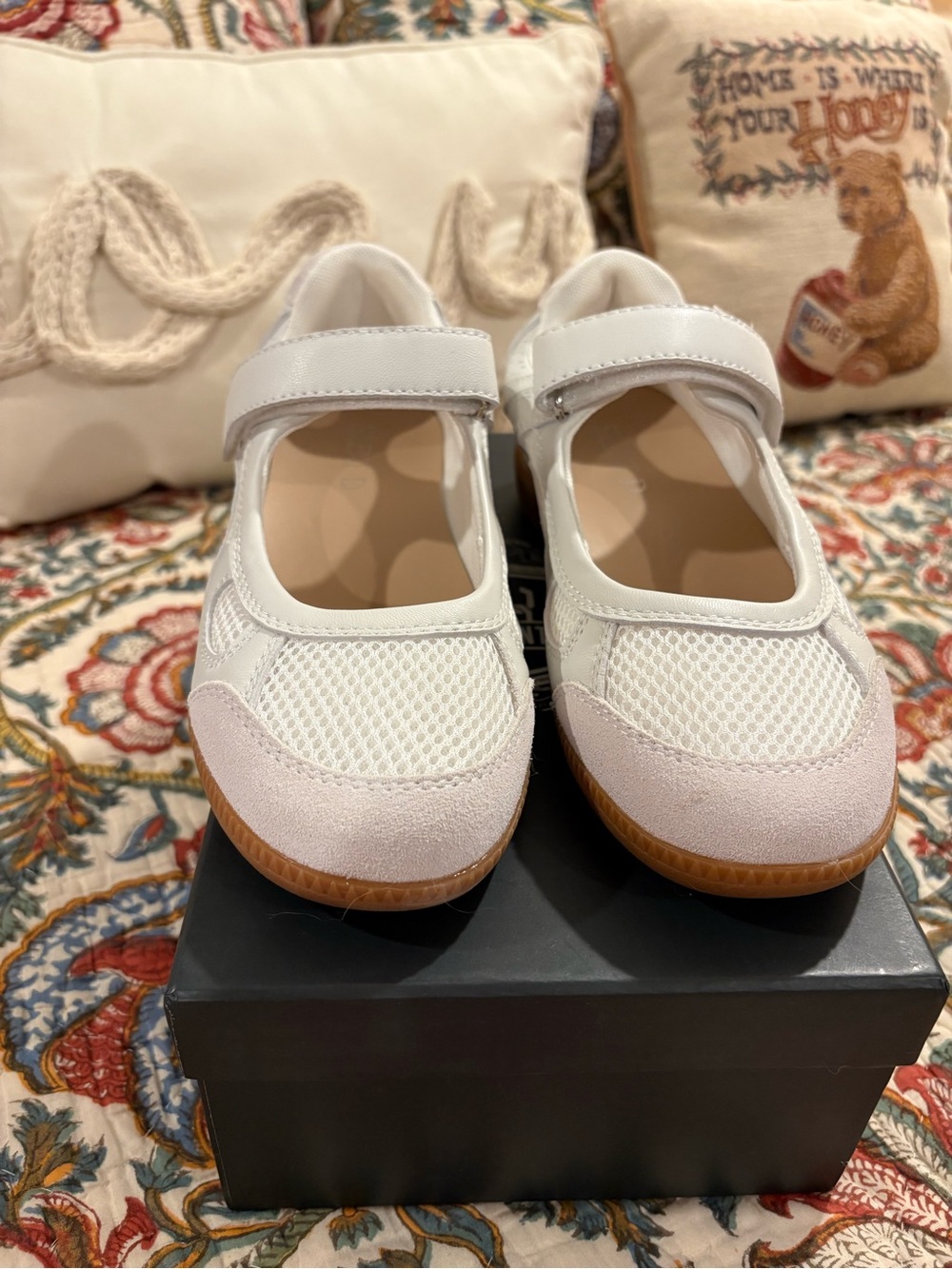 Women’s White Athletic Mary Jane Sneakers with Hook-and-Loop Strap